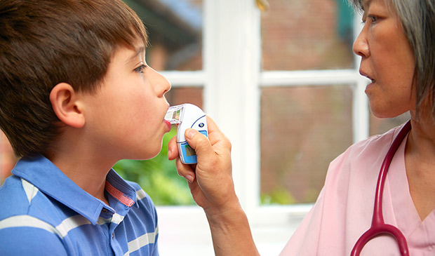 respiratory therapist and child