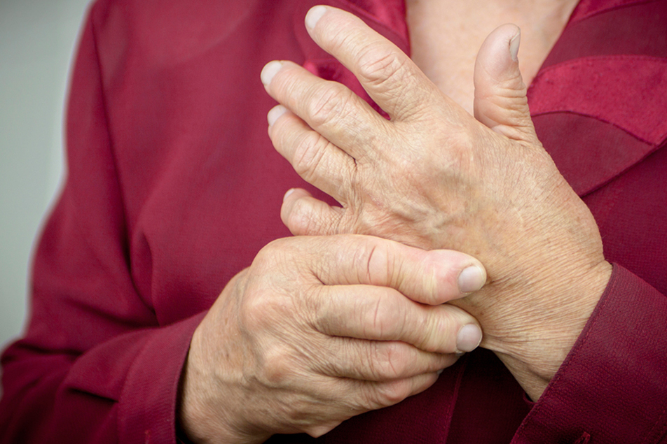 How does cold weather affect arthritis?